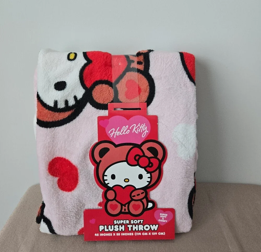 Hello Kitty Super Soft Plush Throw – 45” x 55” Heart & Kitty Design